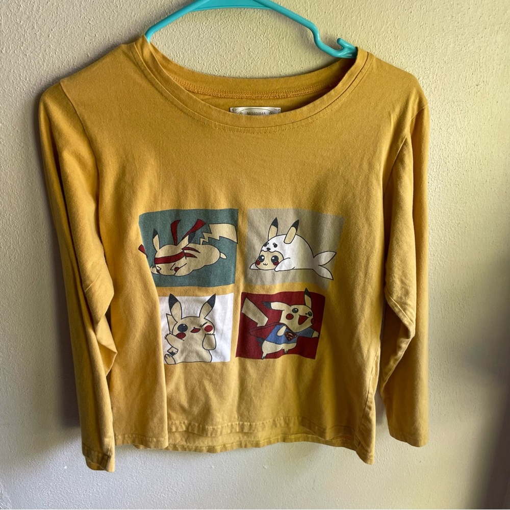 Vintage Pokemon Pikachu Long Sleeve Japanese Issue Tshirt. Youth Medium